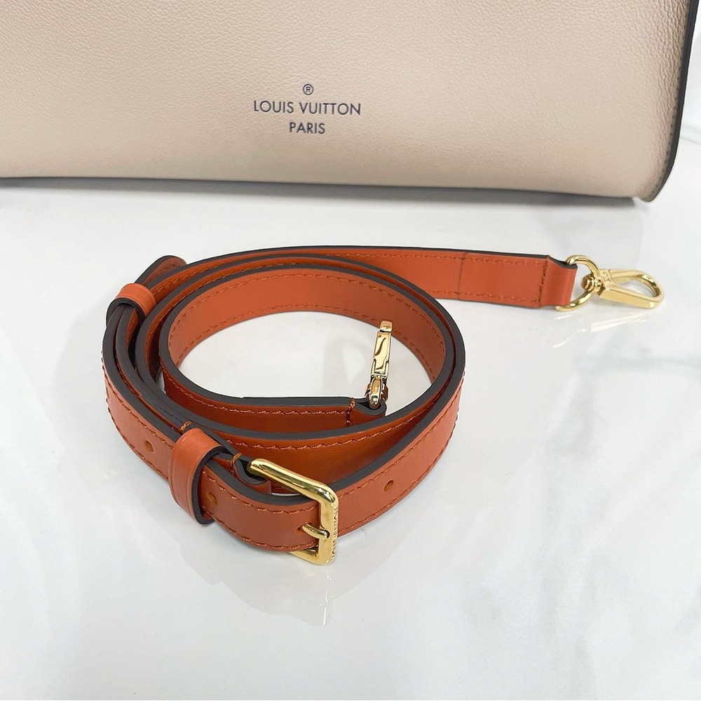 Louis Vuitton Onthego MM Tri-Color Leather Tote Bag - Picture 10 of 12